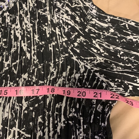 Catherine’s Blouse - Picture 7 of 8